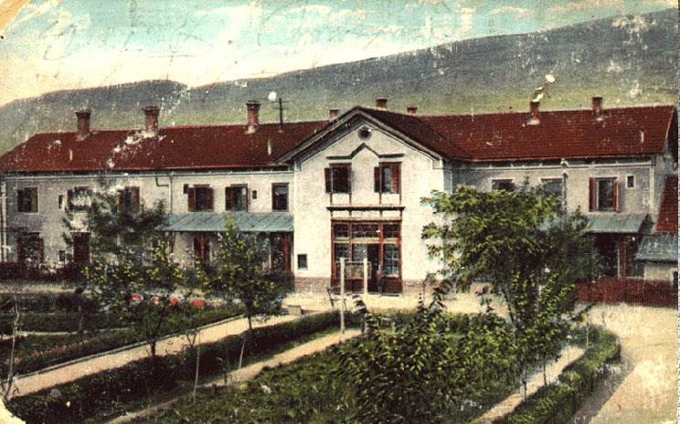 The_old_railway_station_of_Skopje_postcard